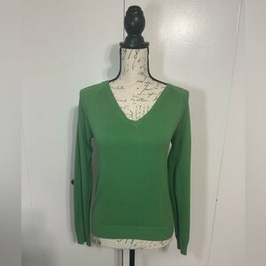 Zara Women's V-Neck Sweater in Vibrant Green